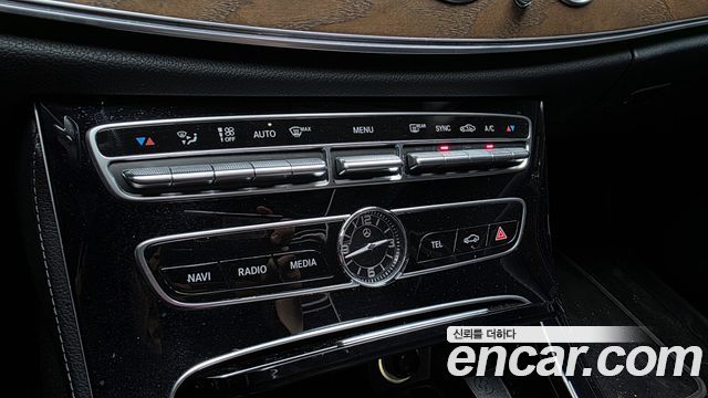 Mercedes-Benz E-Class 2018 — photo 33