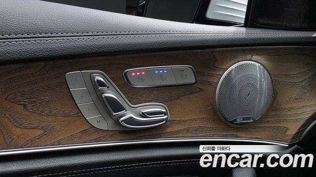 Mercedes-Benz E-Class 2018 — photo 34