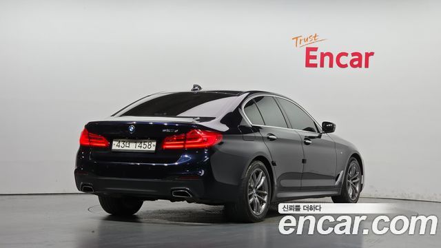 BMW 5-Series 2018 — photo 2