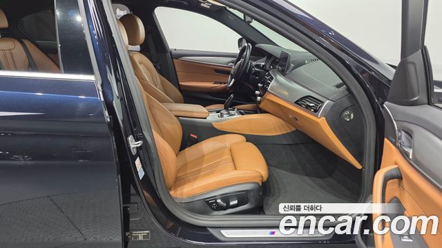 BMW 5-Series 2018 — photo 11