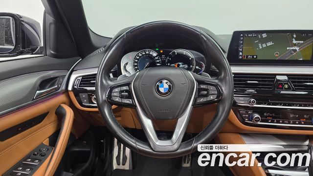BMW 5-Series 2018 — photo 14