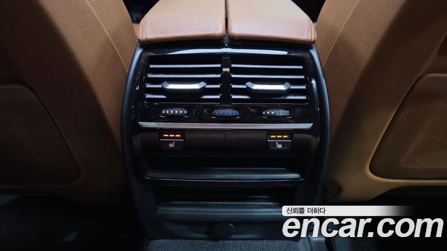 BMW 5-Series 2018 — photo 19