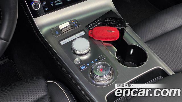 Genesis GV70 2025 — photo 9