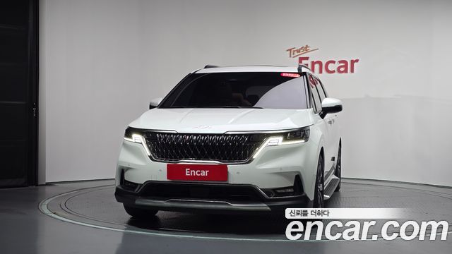 Kia Canival 2023 — photo 3