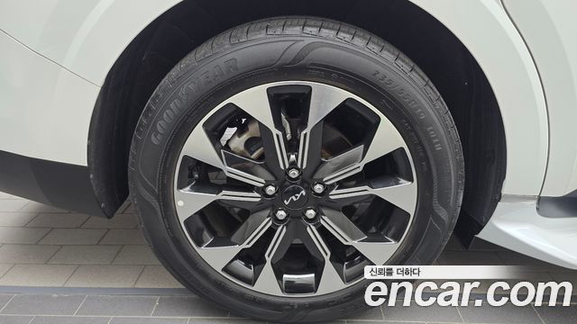 Kia Canival 2023 — photo 5