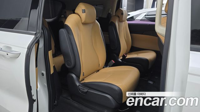 Kia Canival 2023 — photo 17