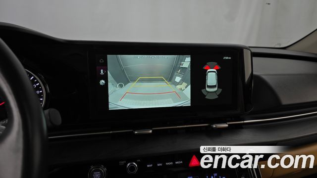Kia Canival 2023 — photo 18