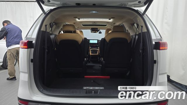 Kia Canival 2023 — photo 24