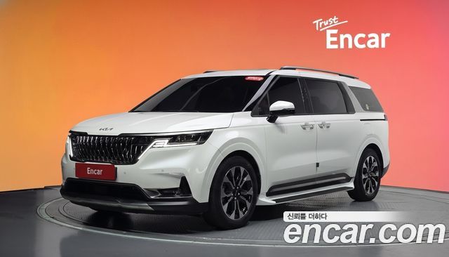 Kia Canival 2023 — photo 1
