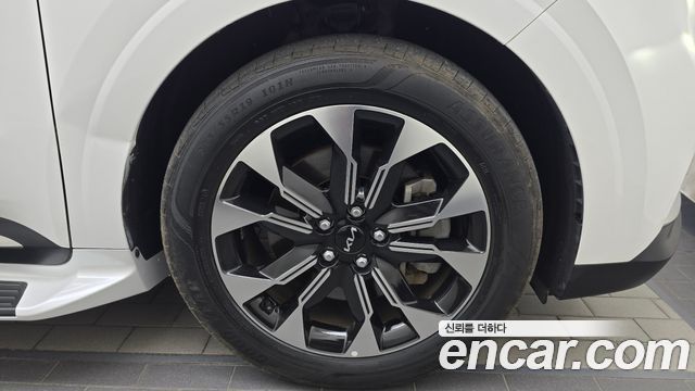 Kia Canival 2023 — photo 7