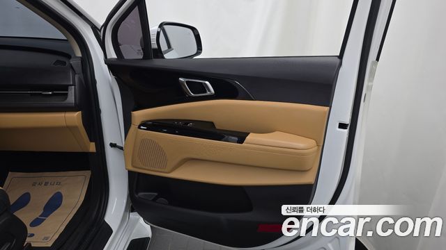 Kia Canival 2023 — photo 15