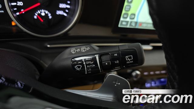 Kia Canival 2023 — photo 30
