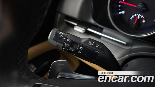 Kia Canival 2023 — photo 32