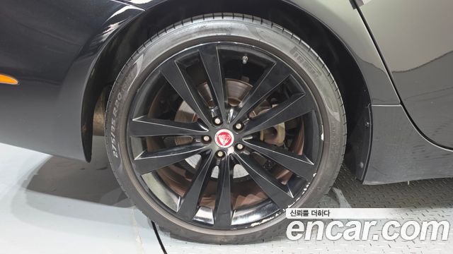 Jaguar XJ 2019 — photo 5