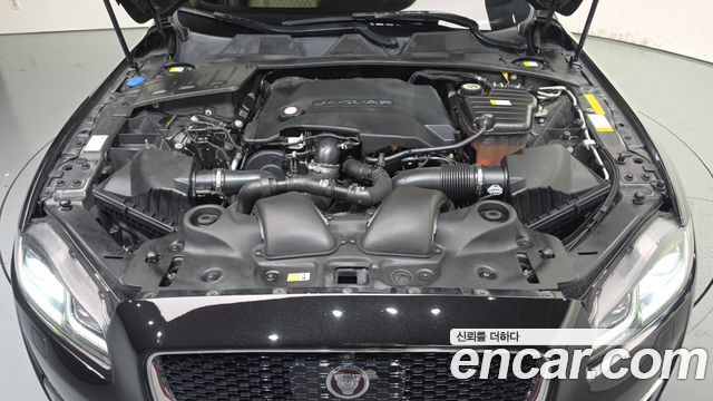 Jaguar XJ 2019 — photo 6
