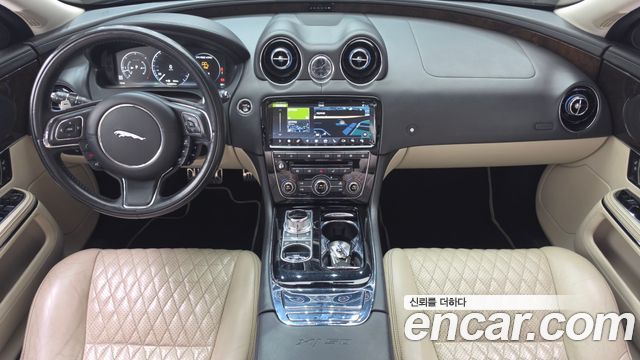 Jaguar XJ 2019 — photo 7
