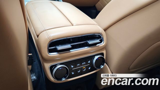 Genesis GV80 2020 — photo 17