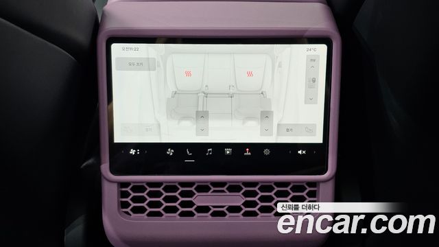 Tesla Model Y 2026 — photo 30