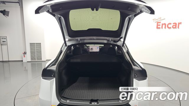 Tesla Model Y 2026 — photo 35