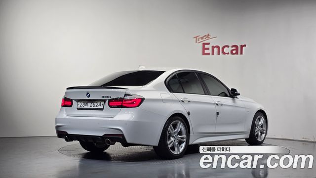 BMW 3-Series 2018 — photo 2