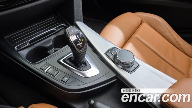 BMW 3-Series 2018 — photo 12
