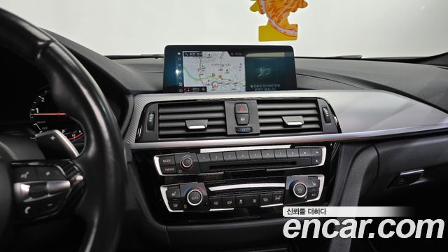 BMW 3-Series 2018 — photo 18