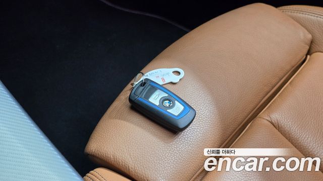 BMW 3-Series 2018 — photo 21