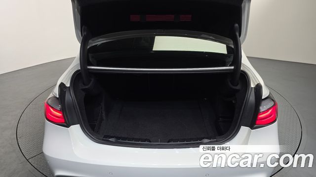 BMW 3-Series 2018 — photo 23