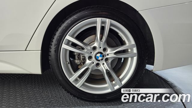 BMW 3-Series 2018 — photo 7