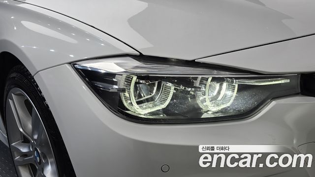 BMW 3-Series 2018 — photo 8