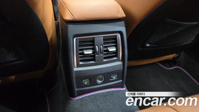 BMW 3-Series 2018 — photo 30
