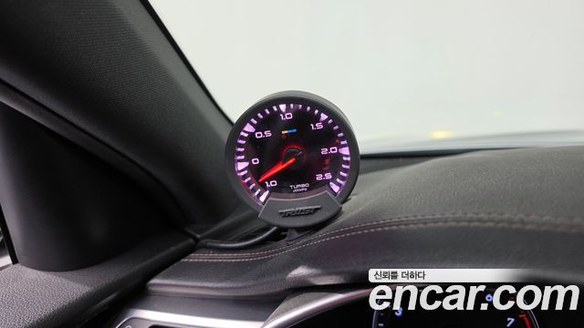 Genesis G70 2019 — photo 32
