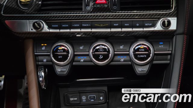 Genesis G70 2019 — photo 38