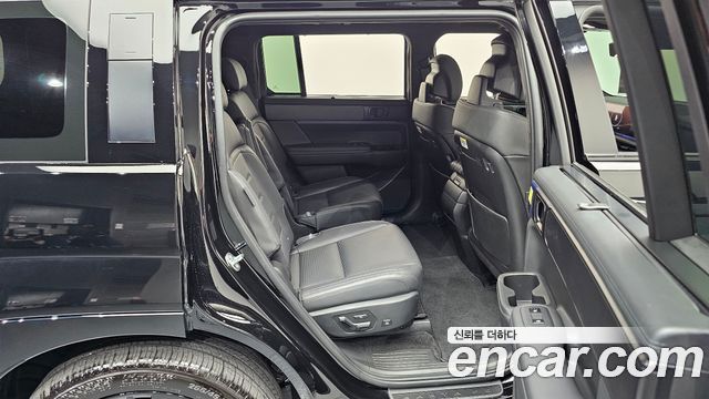 Hyundai Santafe 2025 — photo 17