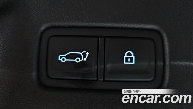 Hyundai Santafe 2025 — photo 24