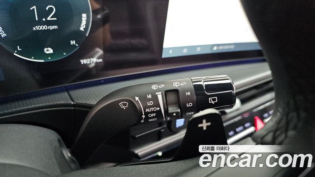 Hyundai Santafe 2025 — photo 28