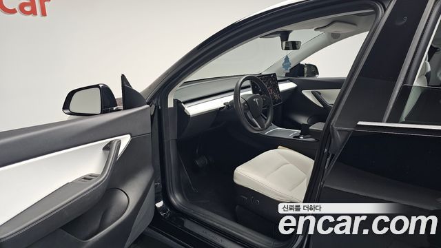 Tesla Model Y 2021 — photo 13