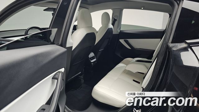 Tesla Model Y 2021 — photo 18