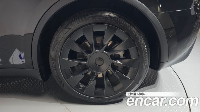 Tesla Model Y 2021 — photo 7