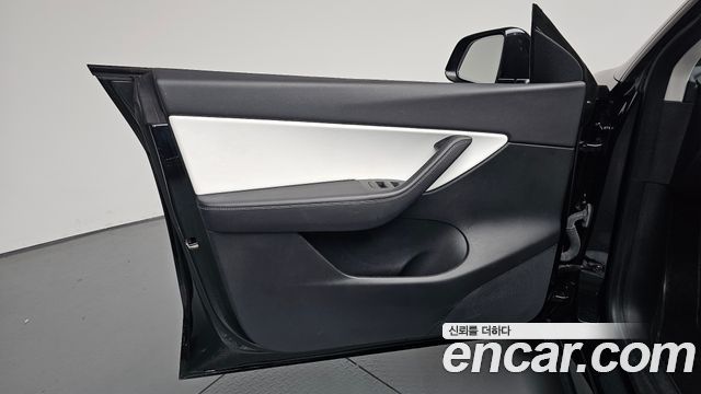 Tesla Model Y 2021 — photo 14