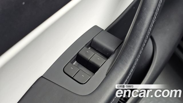 Tesla Model Y 2021 — photo 30