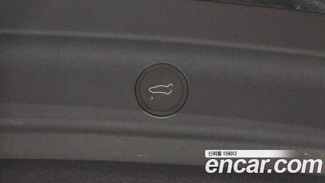 Tesla Model Y 2021 — photo 35
