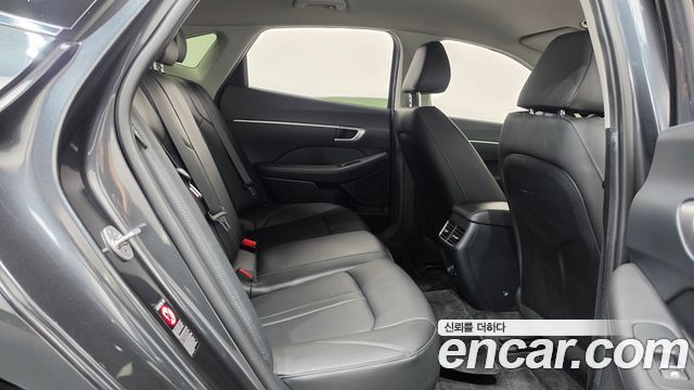 Hyundai Sonata 2023 — photo 17
