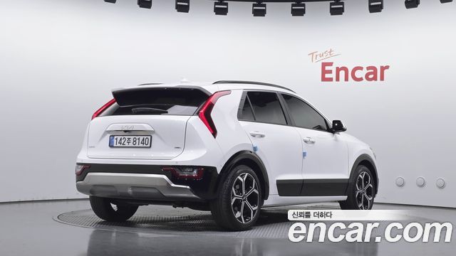 Kia Niro 2022 — photo 2