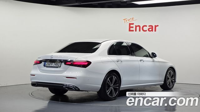 Mercedes-Benz E-Class 2021 — photo 2