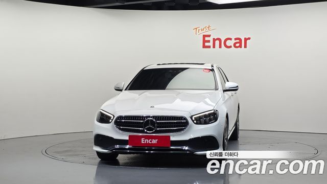 Mercedes-Benz E-Class 2021 — photo 3