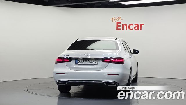 Mercedes-Benz E-Class 2021 — photo 4