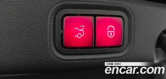 Mercedes-Benz E-Class 2021 — photo 11