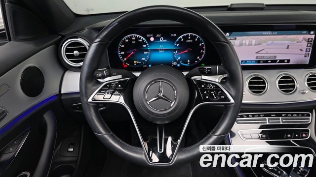 Mercedes-Benz E-Class 2021 — photo 14