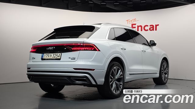 Audi Q8 2021 — photo 2